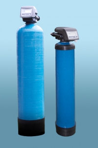Iron removal and neutralising filter